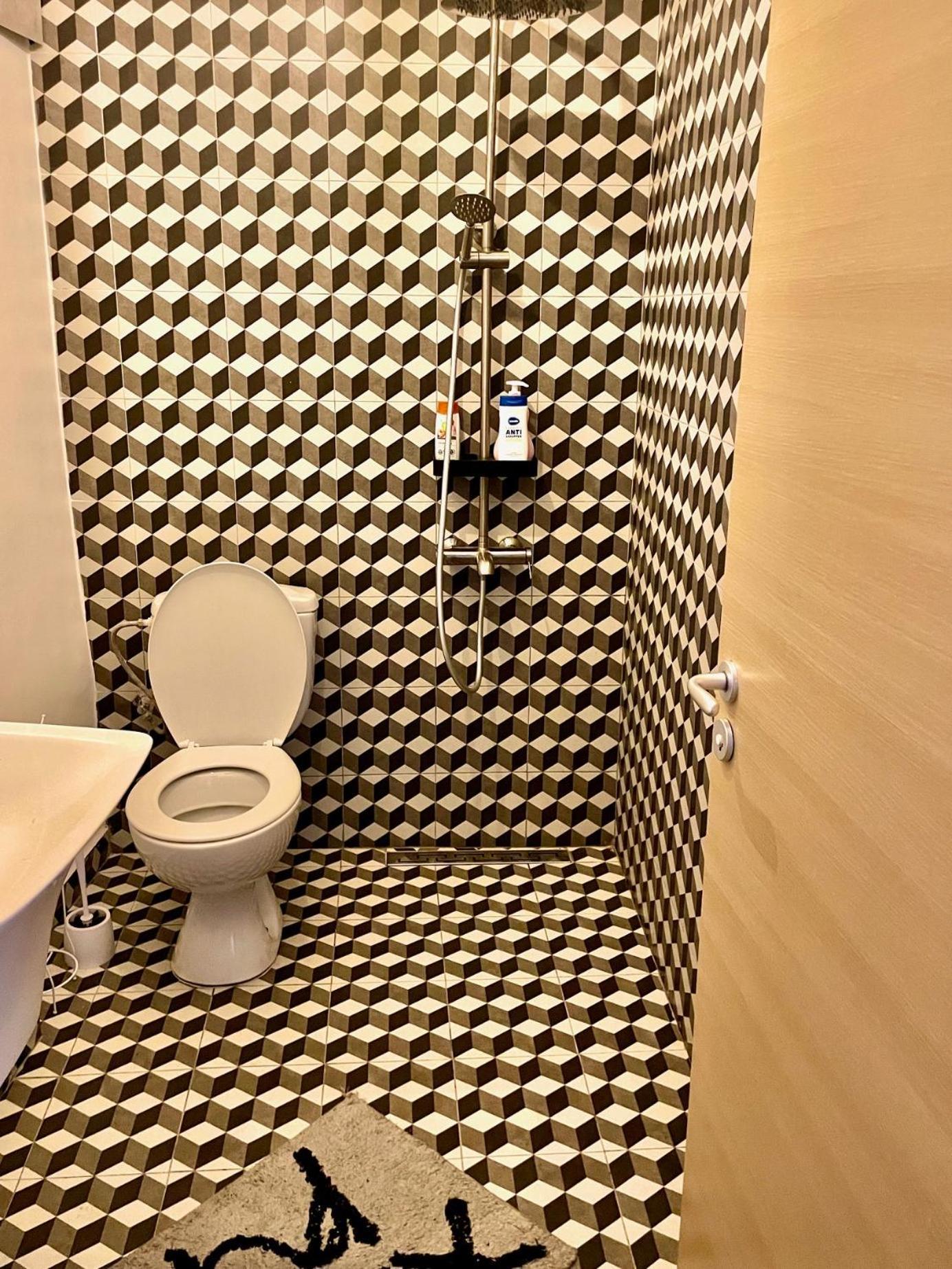 Vitosha Blvd Spacious And Quiet Apartment Sofia